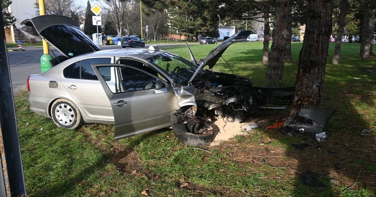 Taxikárka havarovala v Prievidzi pod vplyvom drog