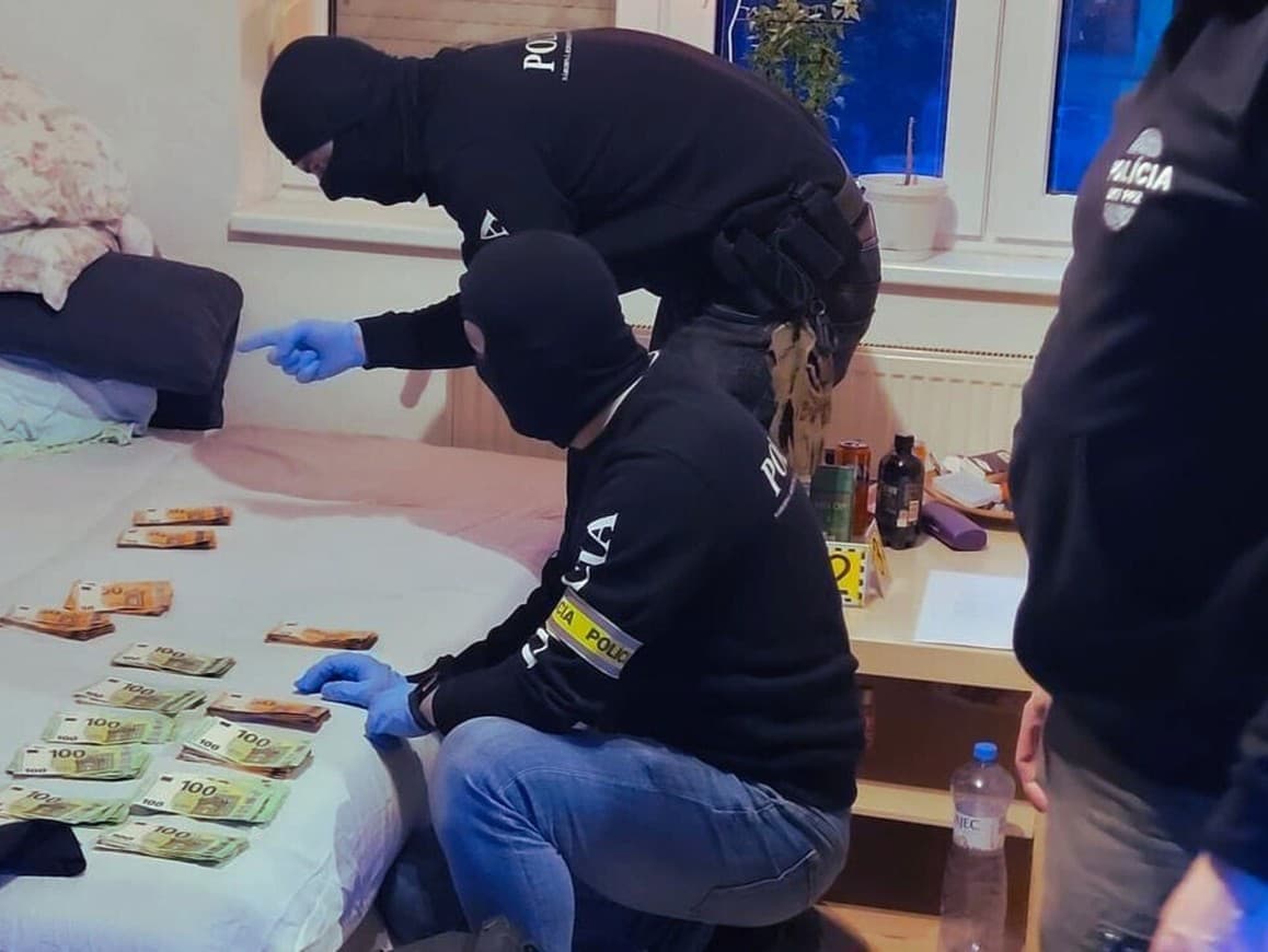 Polícia rozbila sieť nelegálneho zamestnávania Srbov na Slovensku