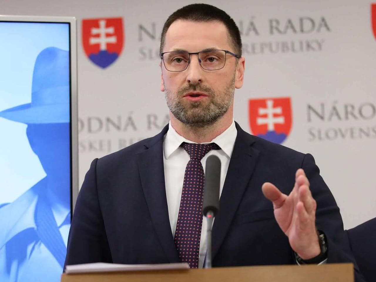 SaS navrhuje zníženie spotrebnej dane z palív, vláda má konať rýchlo