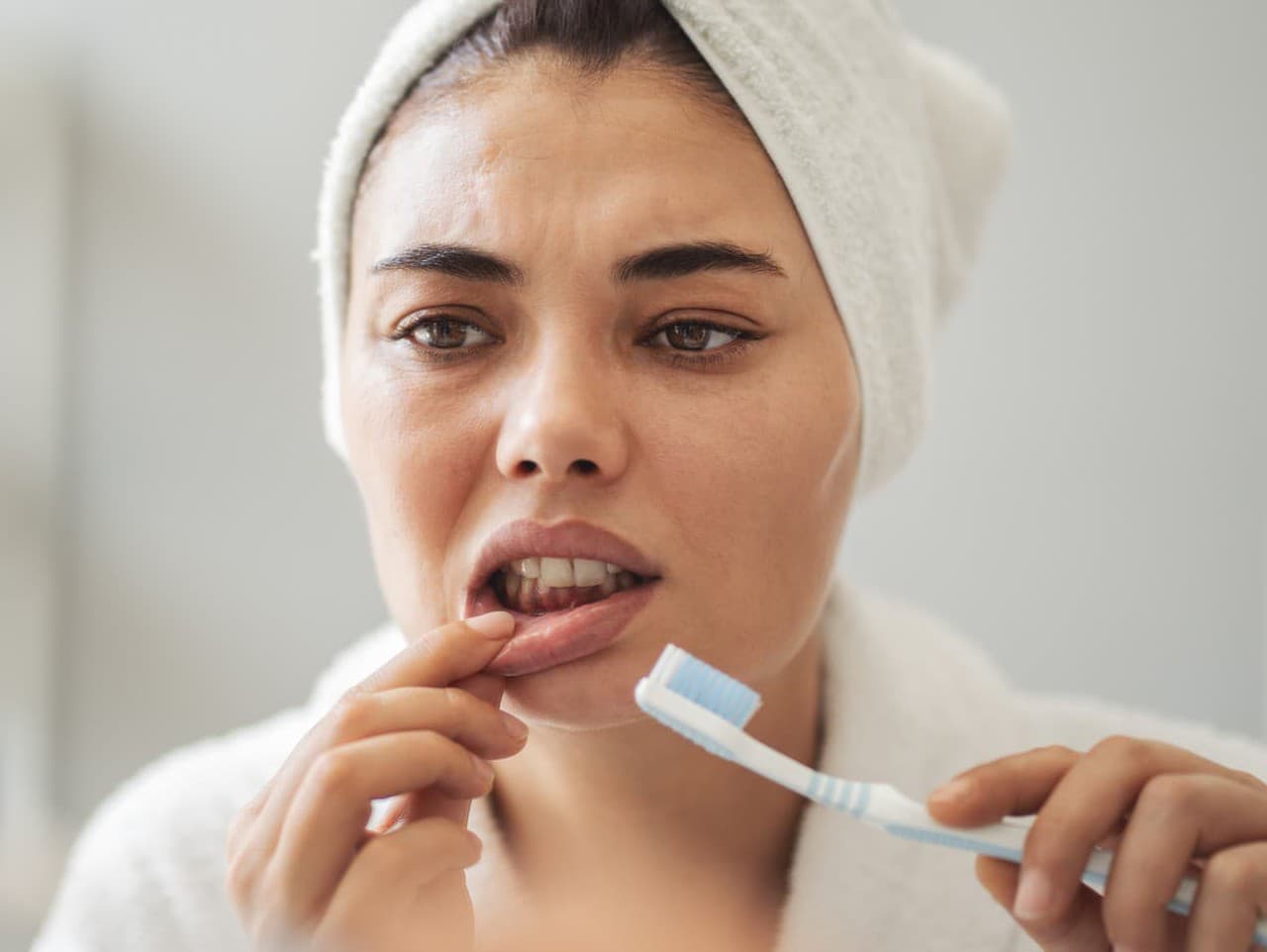 Potraviny a nápoje, ktoré zafarbujú zuby: Čomu sa vyhnúť?