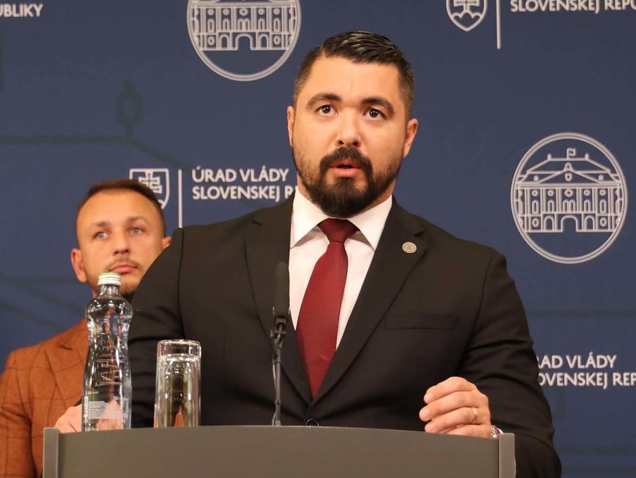 SaS iniciuje disciplinárne konanie voči šéfovi SIS Gašparovi