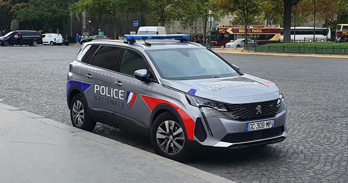 Hrôzostrašný incident vo Francúzsku: Vodič zrazil chodcov a cyklistov