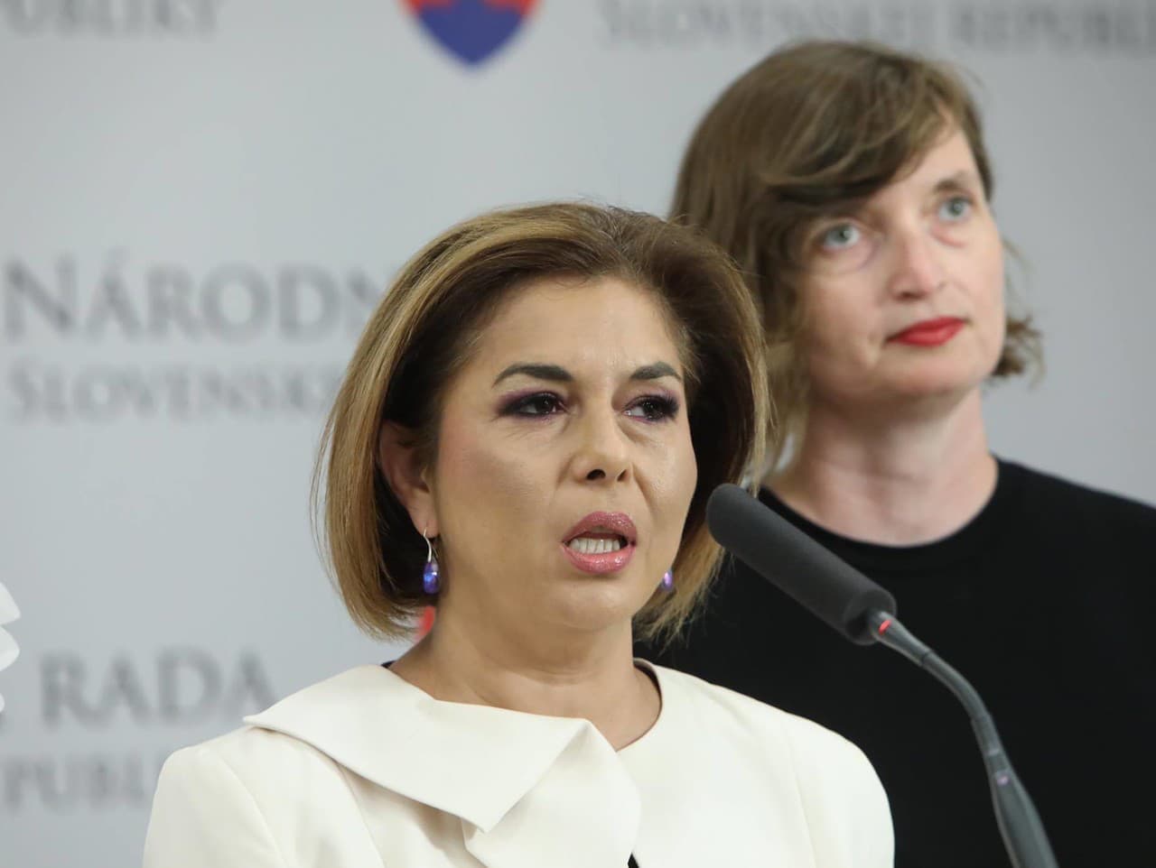 Poslankyne PS navrhujú ochranu osôb v športe