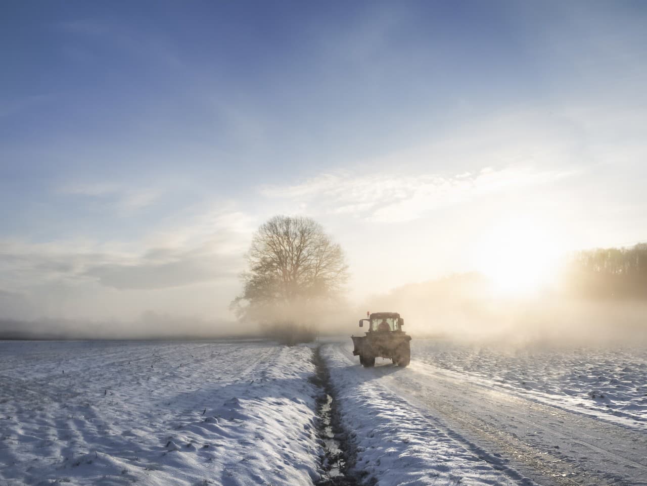 Sneh a poľadovica komplikujú dopravu na horských priechodoch