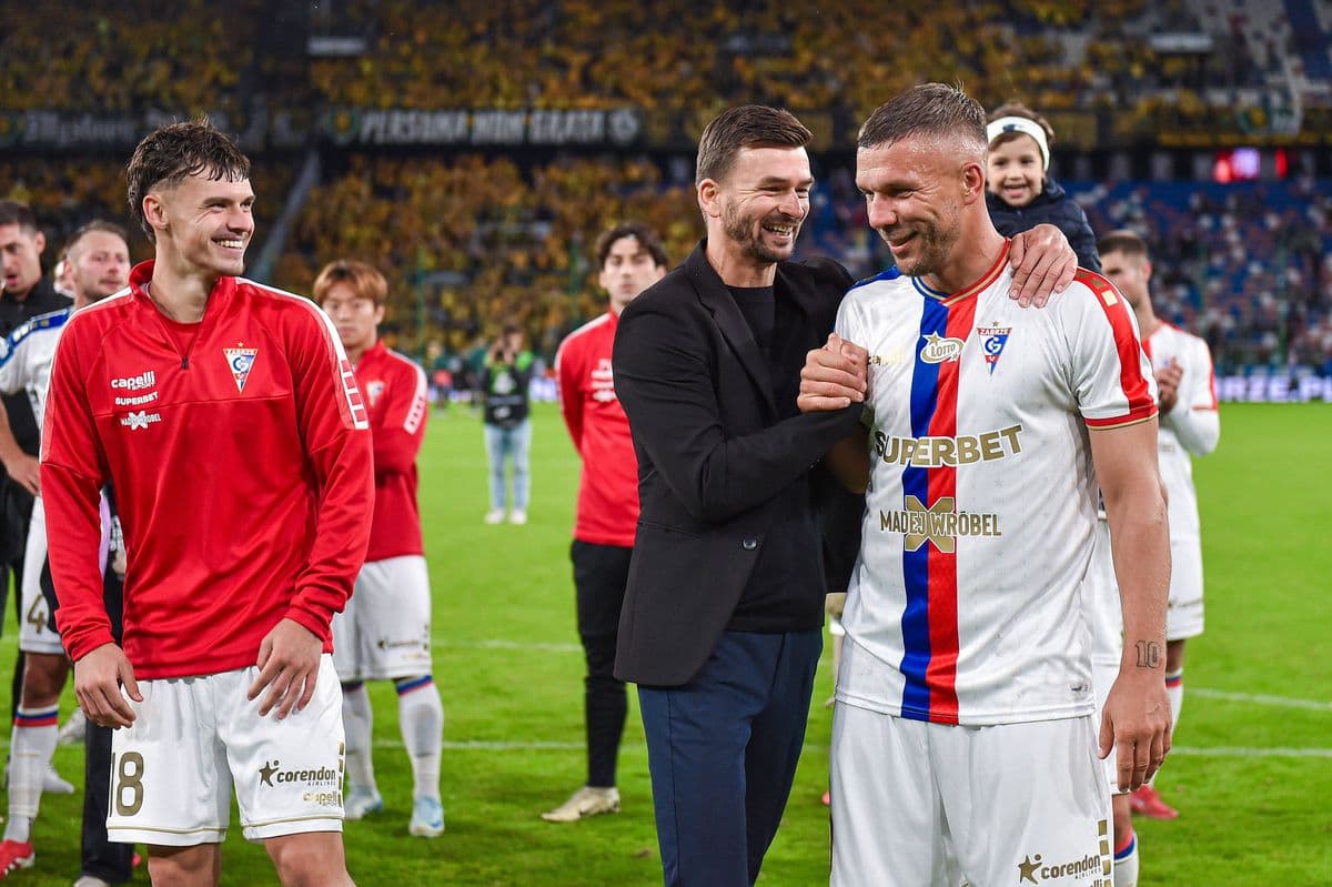 Podolski naznačuje koniec kariéry, no dvere sú otvorené