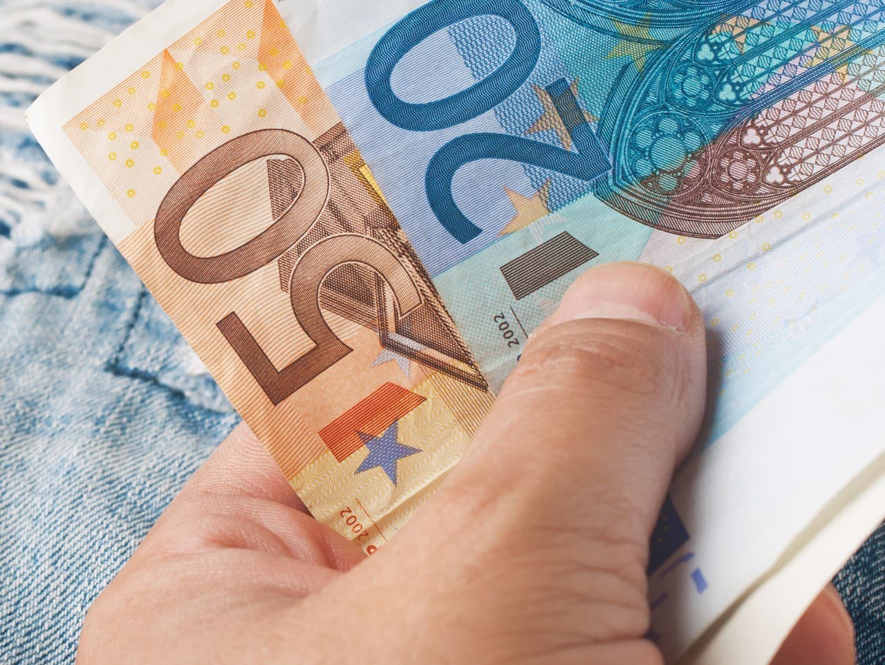 Sociálne dávky na vzostupe: Zmeny od januára 2026