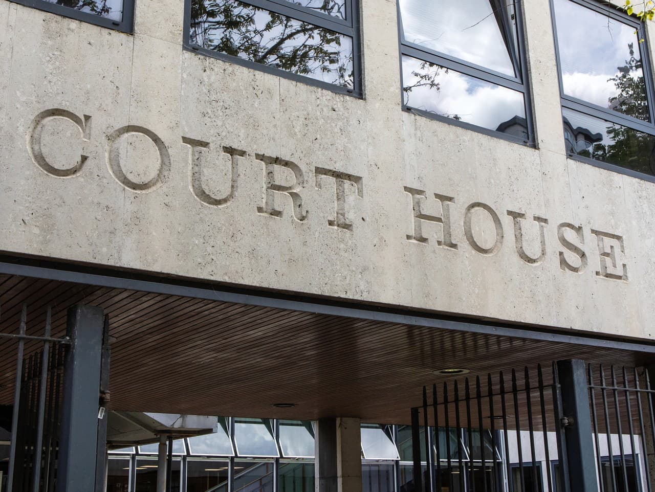 Britský súd uznal afganského žiadateľa o azyl vinným zo znásilnenia