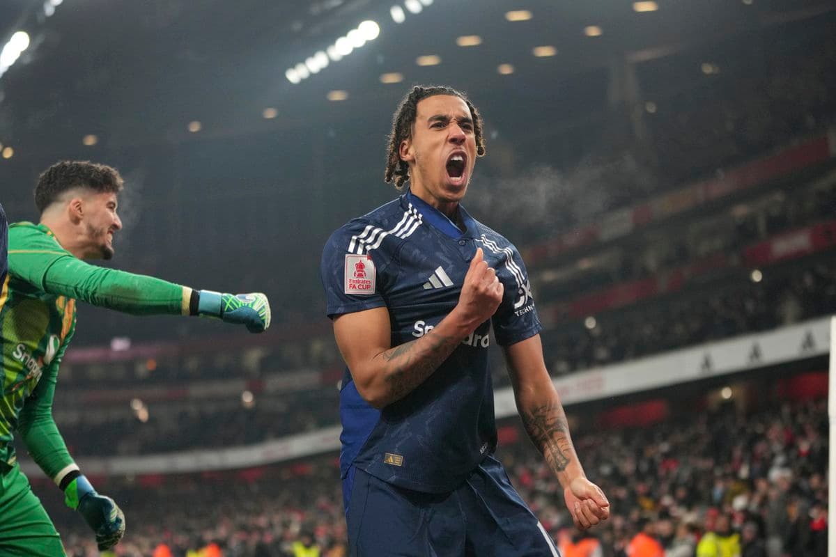 Yoro kritizuje bývalých hráčov United: Tímu nepriniesli nič dobré!