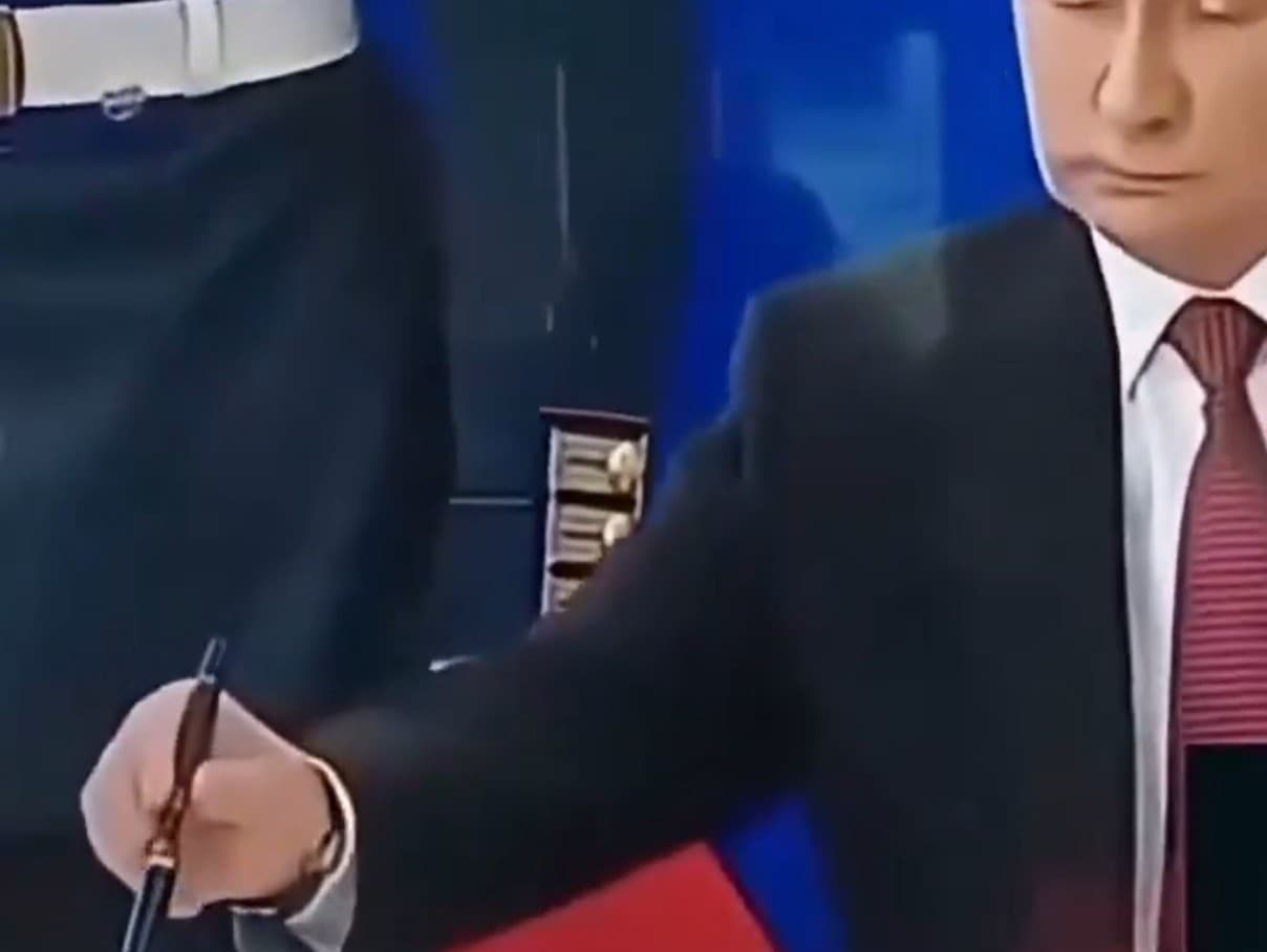 Video s Putinom vzbudzuje otázky o jeho zdraví a mentálnej kondícii