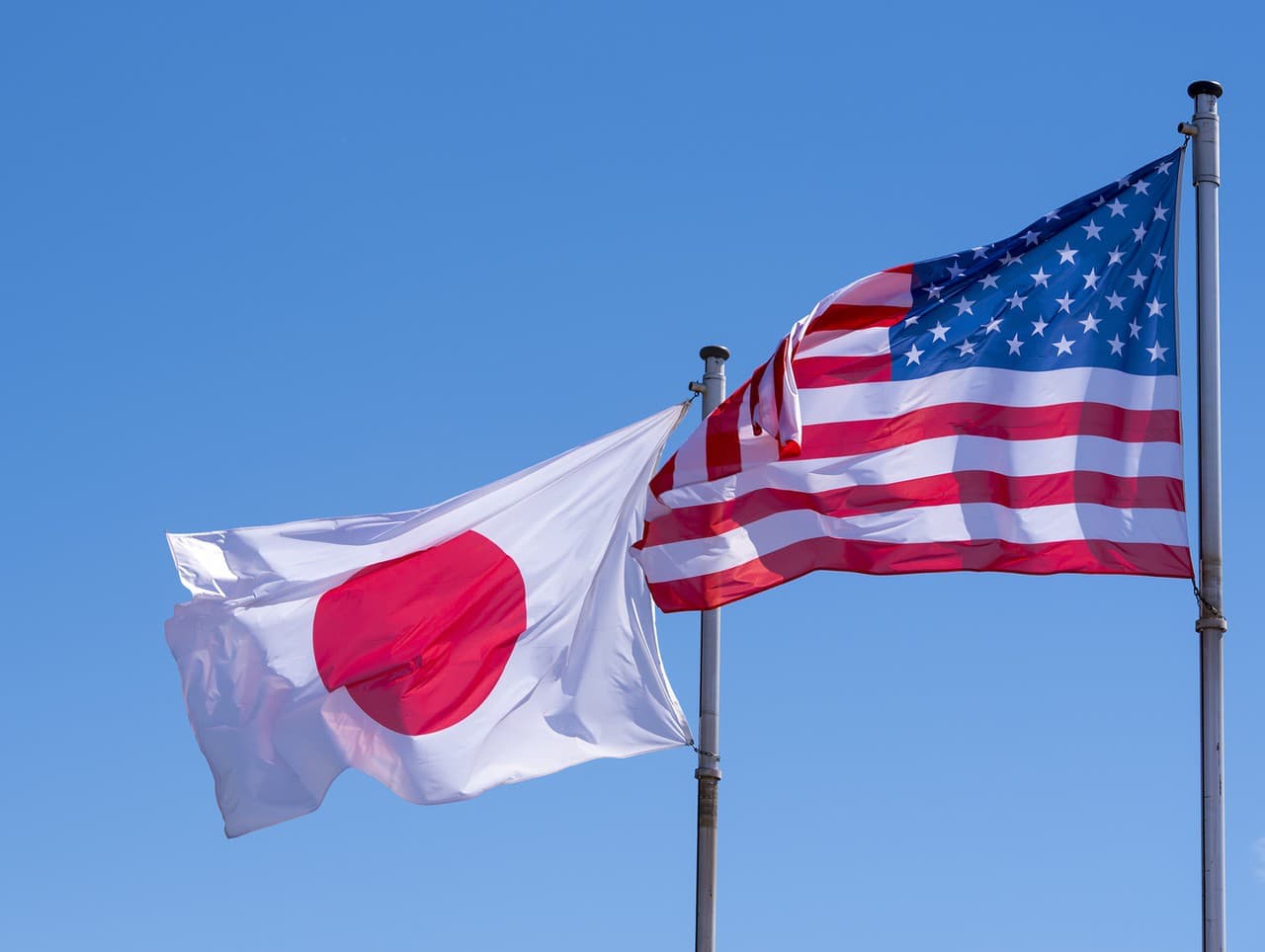 Japonsko a USA posilňujú vojenskú spoluprácu po hliadkach Číny a Ruska
