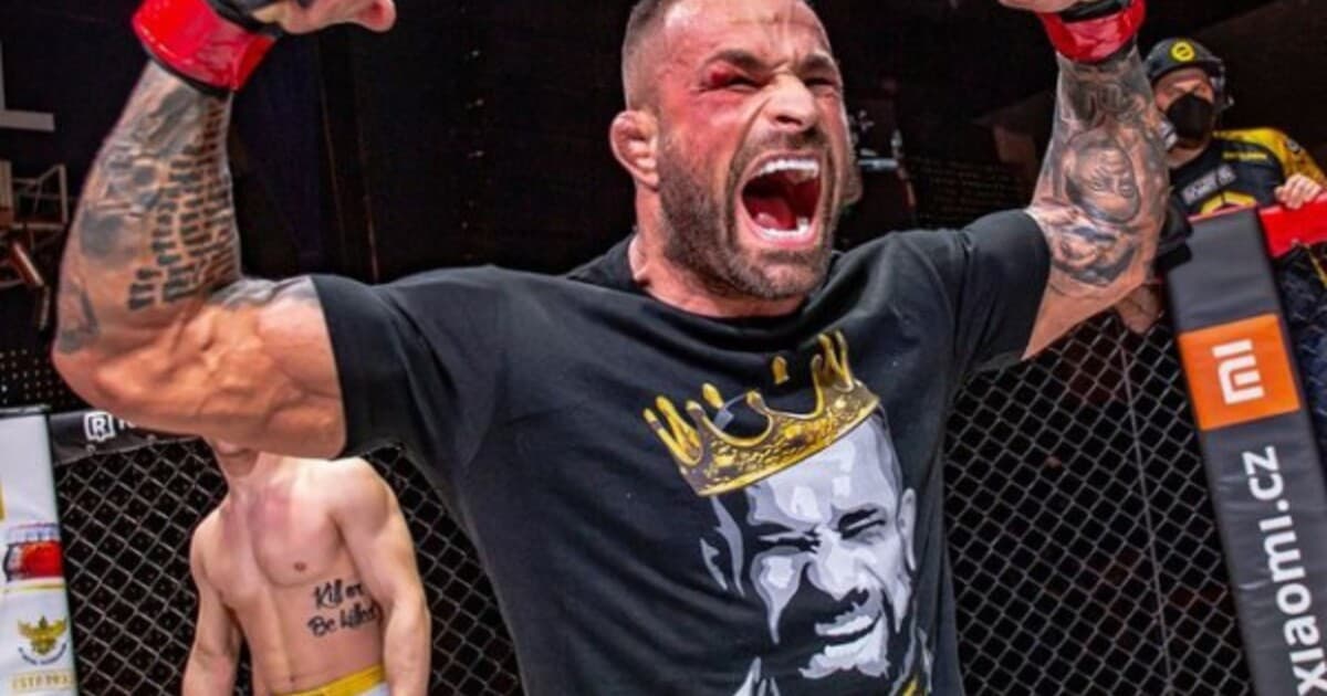 Protidrogová jednotka zasahovala v dome MMA zápasníka Karlosa Vémolu