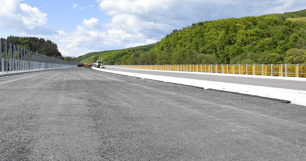 Uzávierka úseku R2: NDS upozorňuje na obchádzkovú trasu