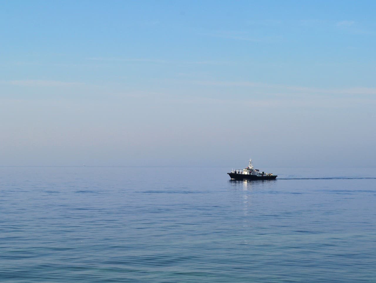 Švédsko varuje pred ozbrojenými strážami na ruských tankeroch