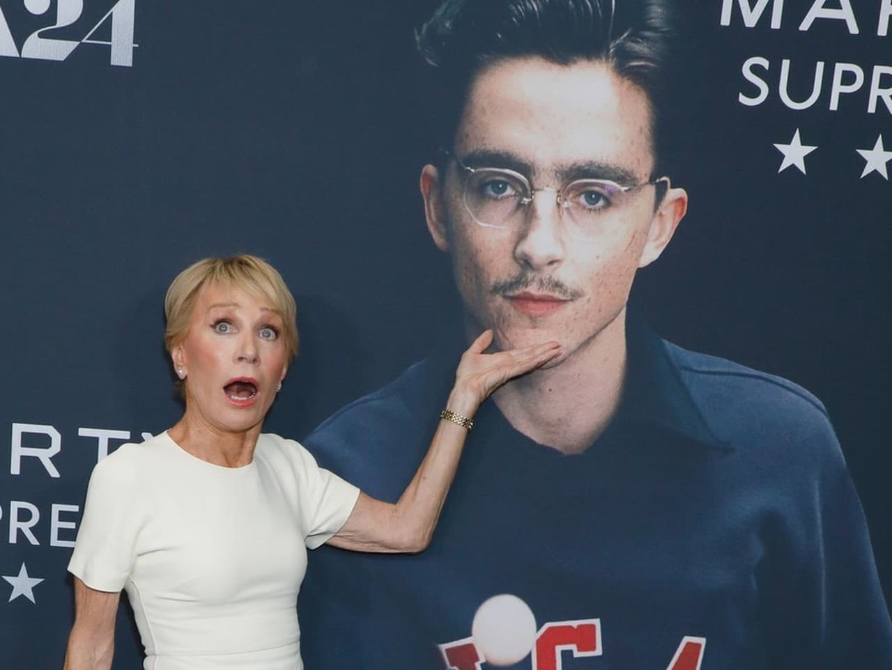 Barbara Corcoran na premiére: Sukňa hore a pozornosť zaručená