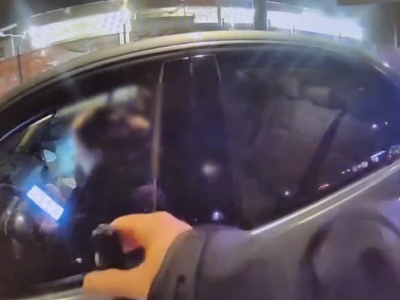 Žena pod vplyvom alkoholu nabúrala do chodníka v Bratislave