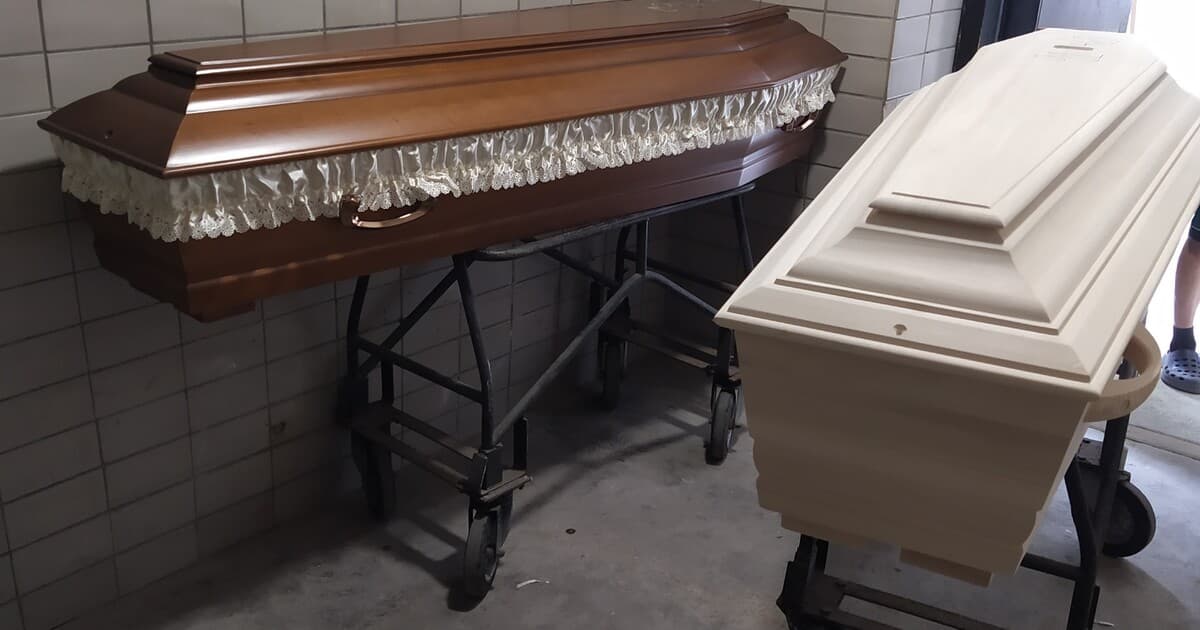 Žena ožila v rakve tesne pred kremáciou v Bangkoku