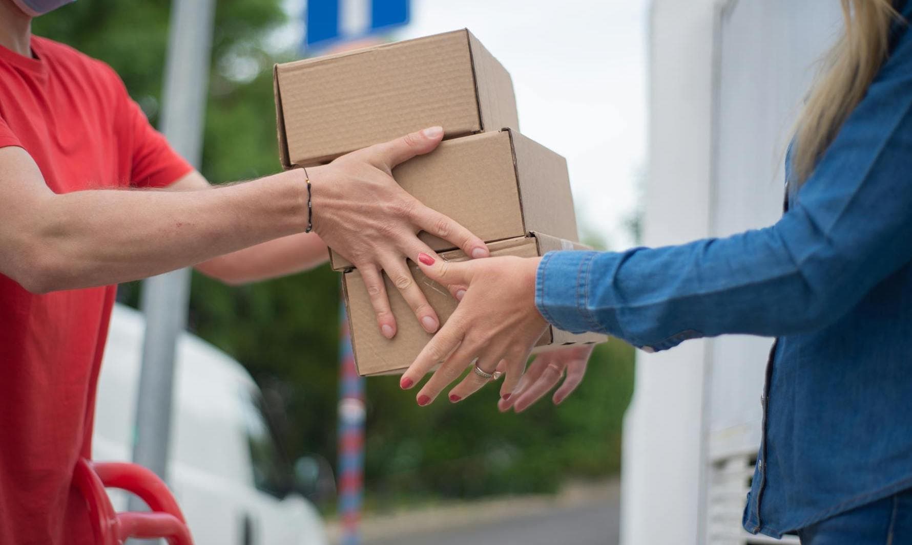 Ako bez stresu poslať vianočné darčeky: Tipy od Slovenskej pošty