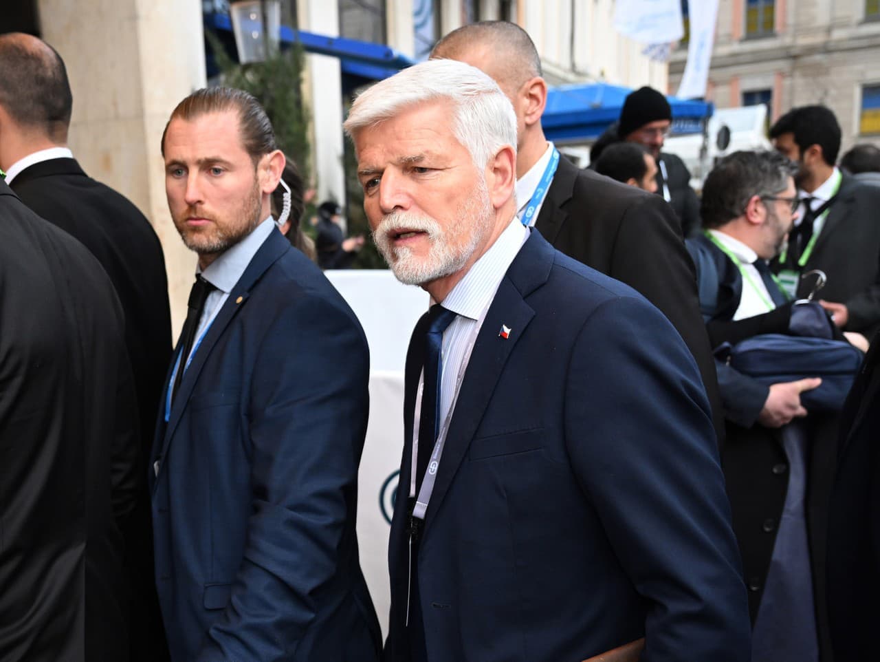 Český prezident Pavel kritizuje obranný rozpočet, varuje pred rizikami
