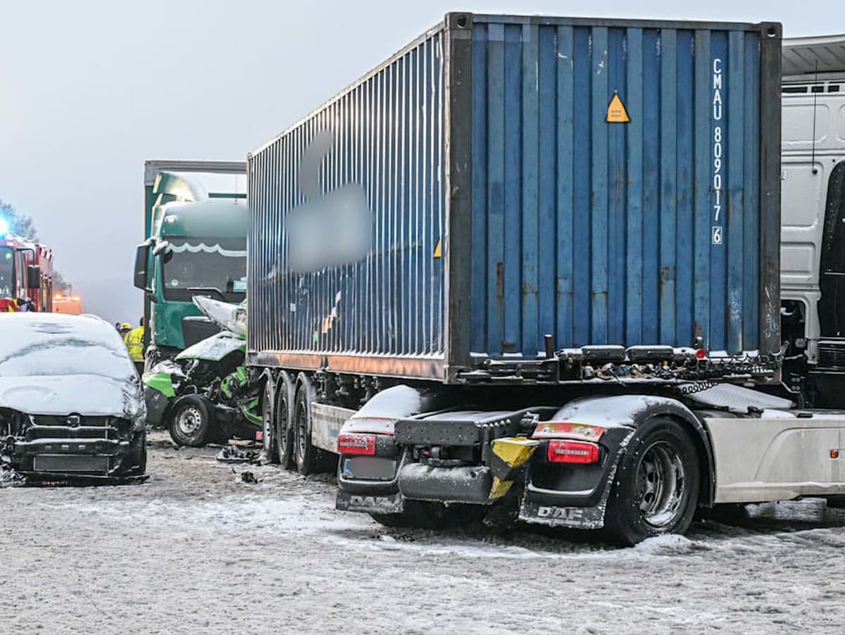 Tragédia na diaľnici v Bavorsku: Hromadná nehoda si vyžiadala životy