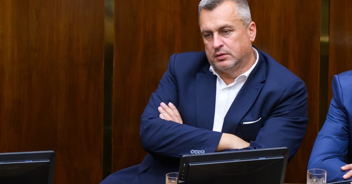 Andrej Danko reaguje na chaos v parlamente: Vyzýva na zmenu poriadku
