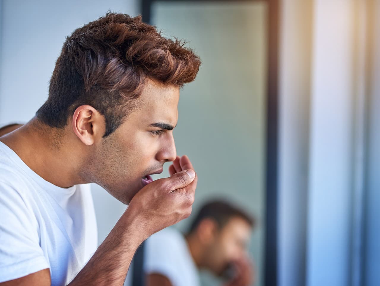 Prečo ráno smrdí z úst? Odborníci odhaľujú skryté príčiny