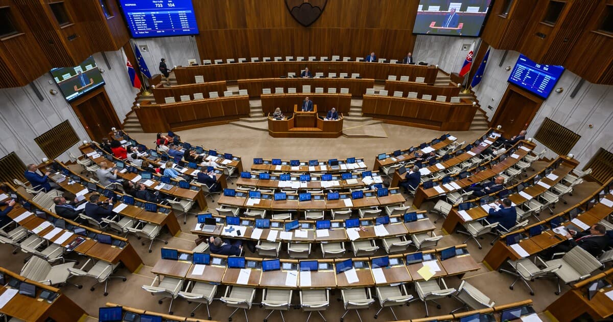 Poslanci prelomili veto prezidenta, vznikne nový úrad na ochranu obetí