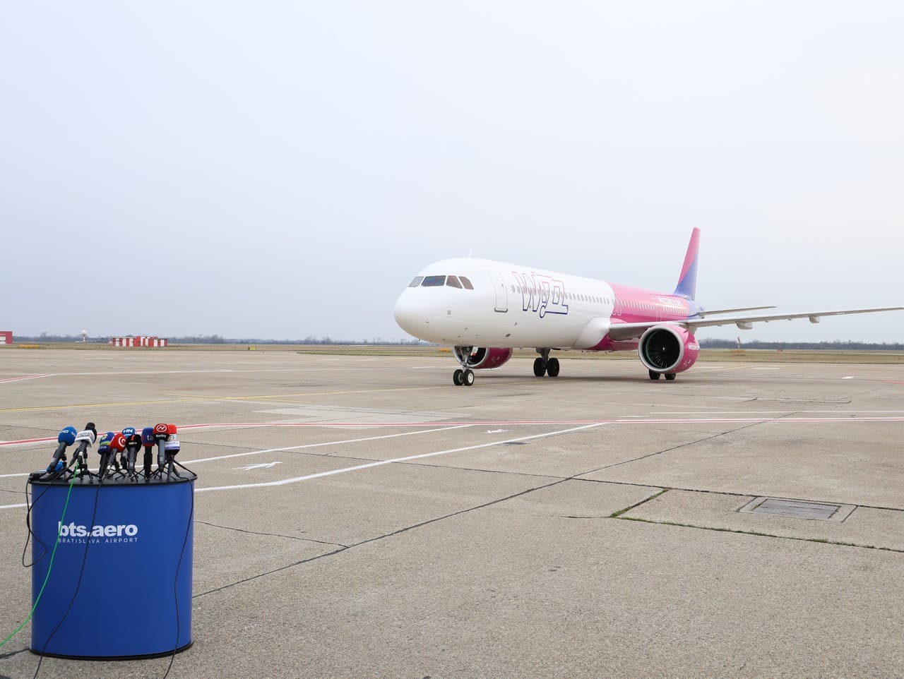 Ranný let z Košíc do Bratislavy meškal kvôli zrážke s vtákom