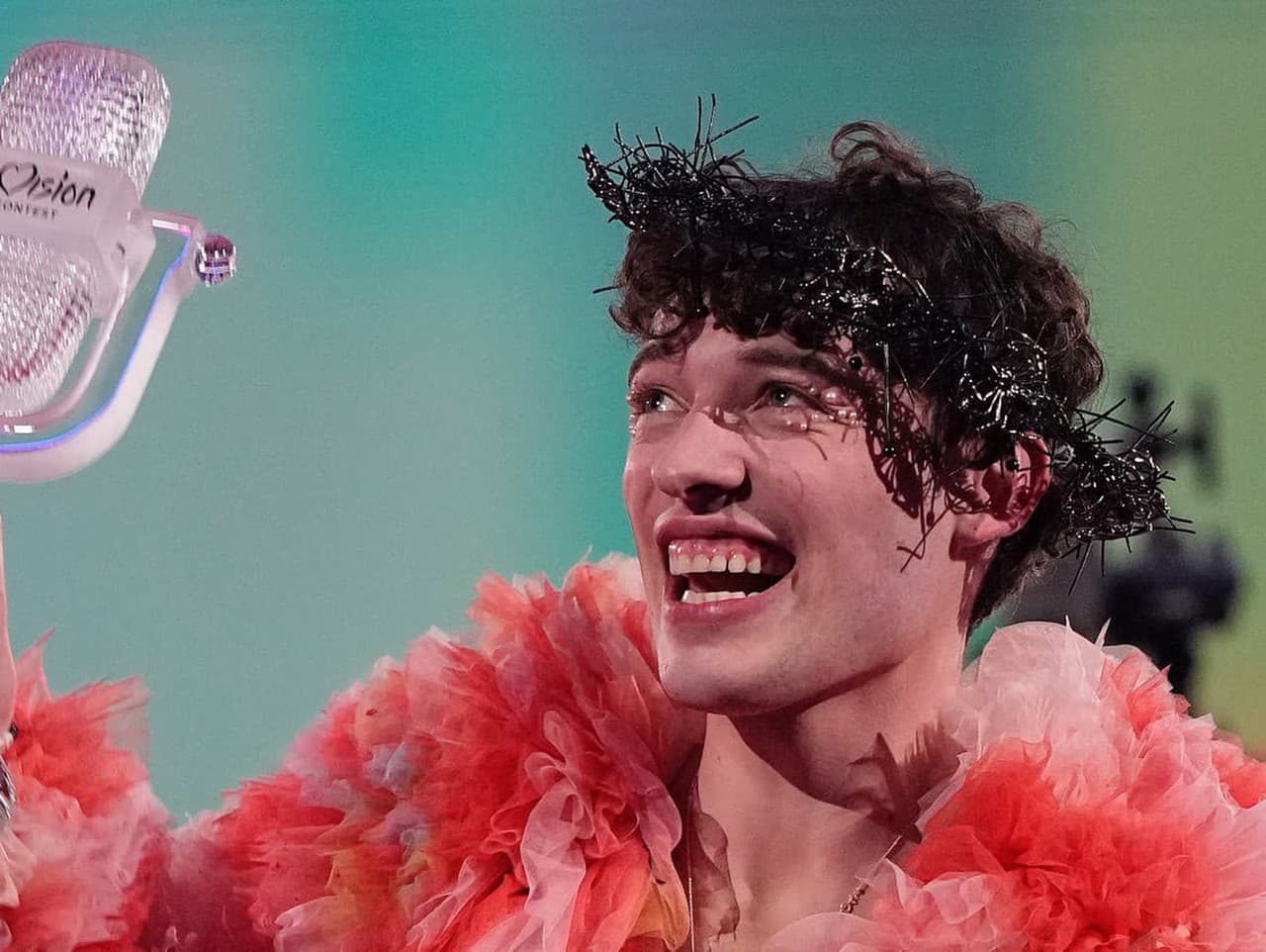 Kríza Eurovízie: Nemo vracia trofej, Izrael ostáva v súťaži