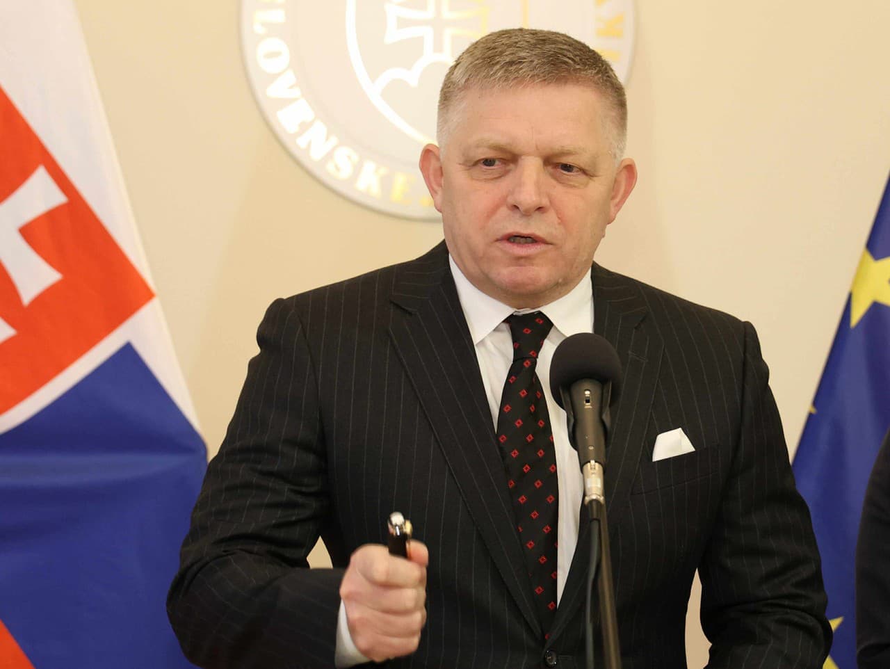 Fico obhajuje Lajčáka: Odvolanie sa nekoná