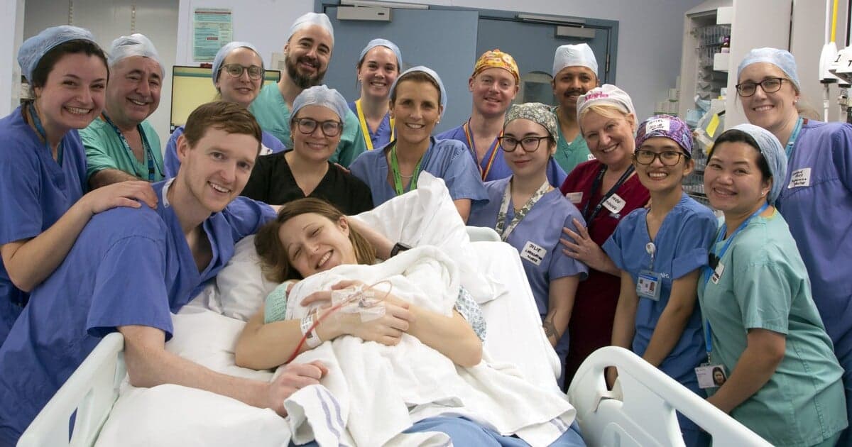 Prelom v britskej medicíne: Dieťa z transplantovanej maternice