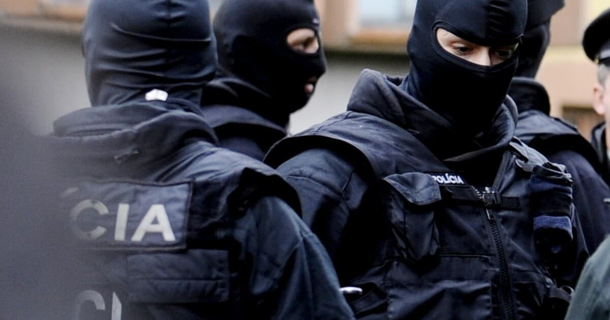 Rodinná dráma v Golianove: Otec zadržal deti ako rukojemníkov