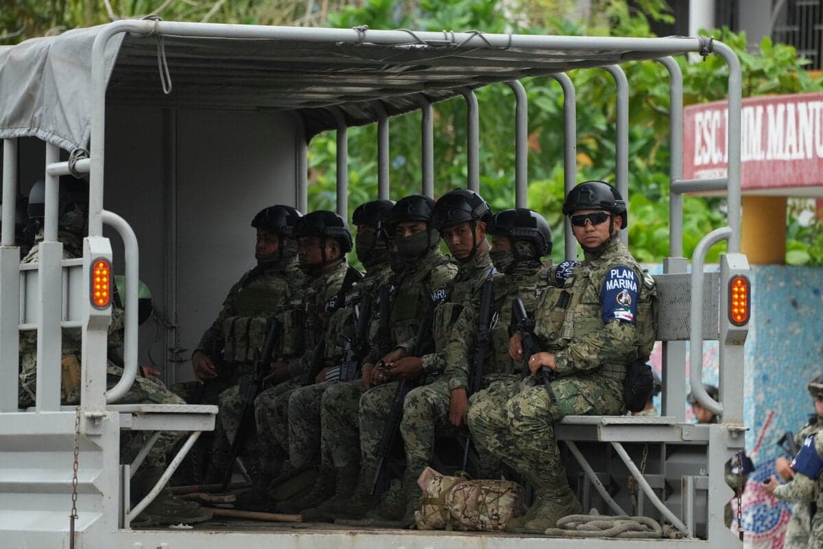 Mexické námorníctvo zadržalo loď s 28 tínedžermi