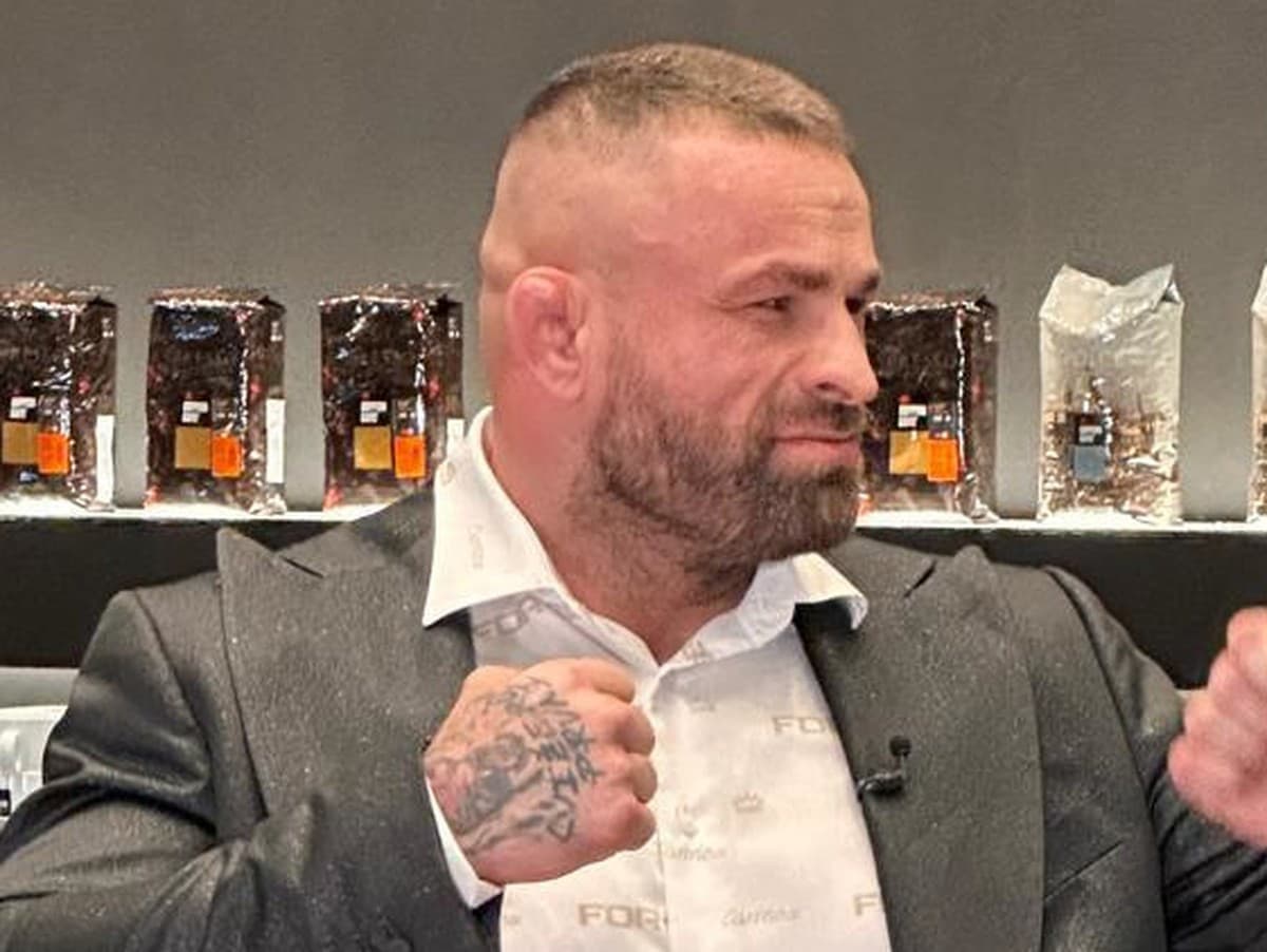 Razia u Vémolu a Becka: Zadržaní čelí vážnym obvineniam