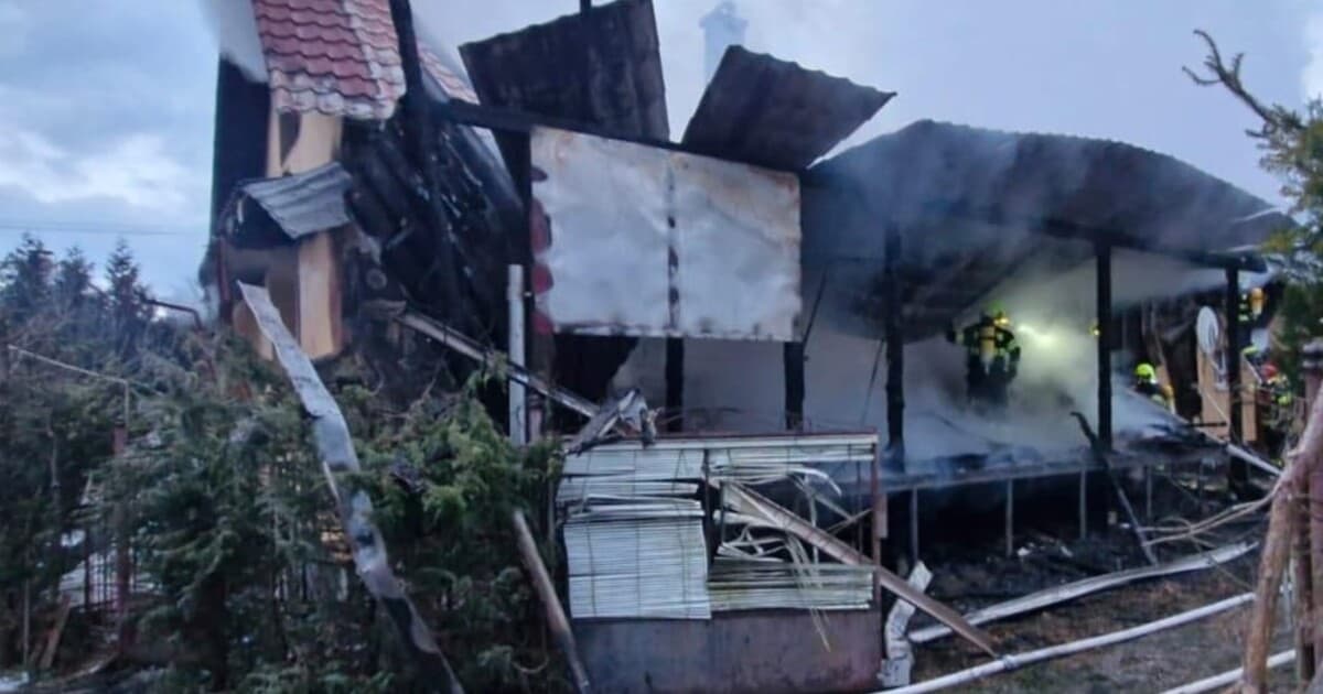 Požiar rodinného domu v Snine si vyžiadal jednu obeť