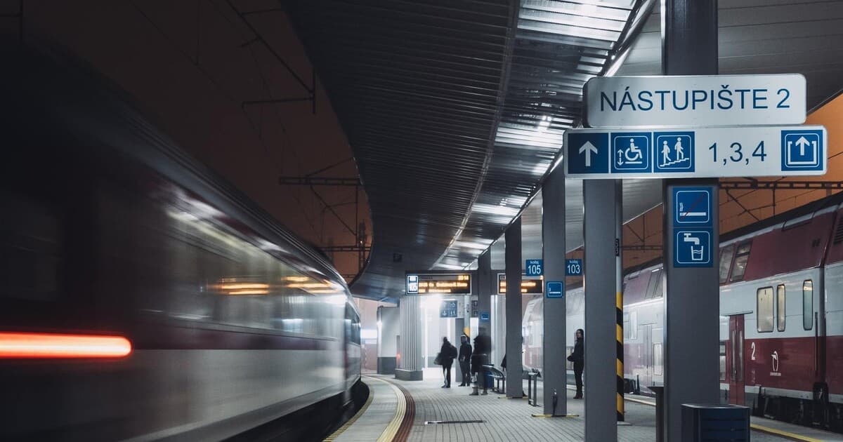 Tragédia pri Bratislave: Muž skočil pod vlak