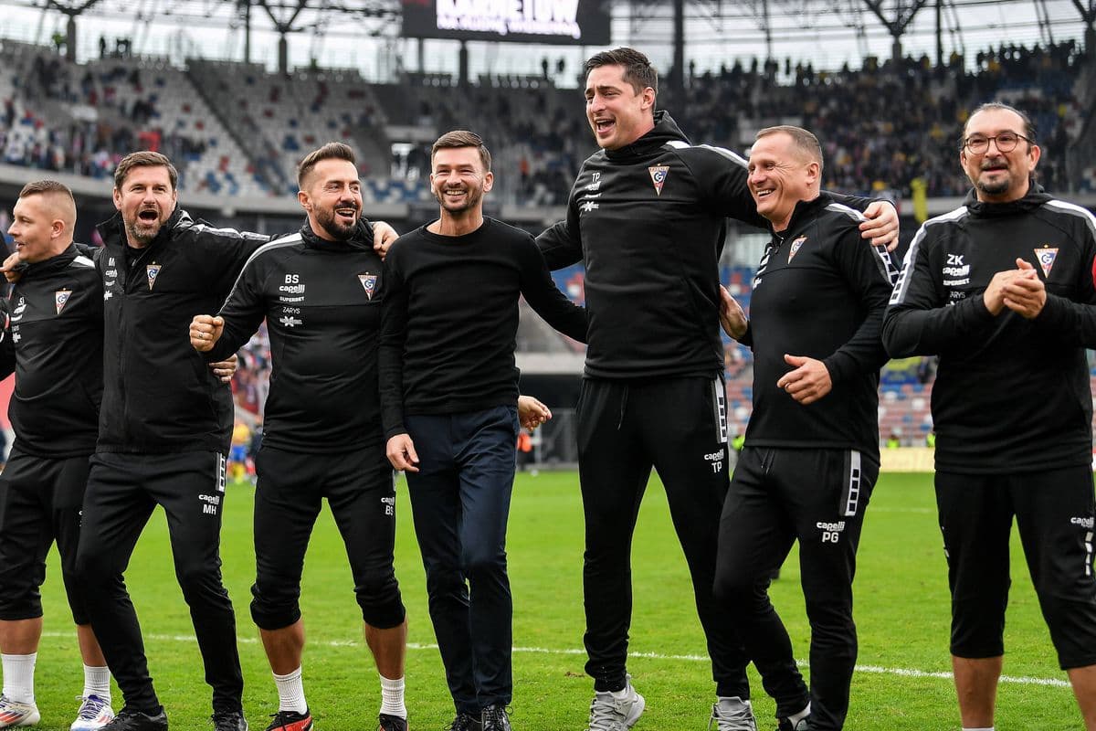 Michal Gašparík: Tréner mesiaca v Poľsku a líder Ekstraklasy