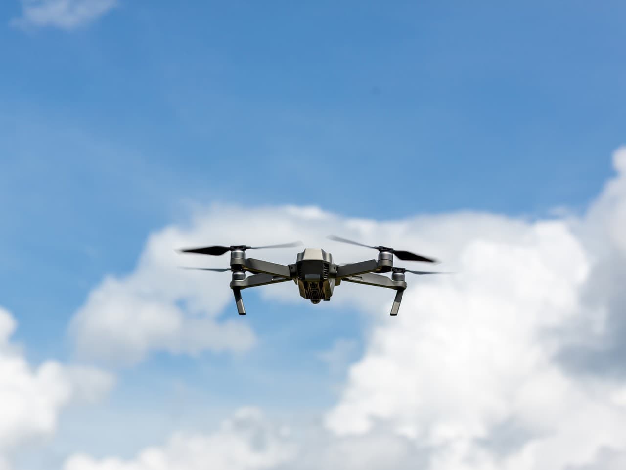 Hannoverské letisko dočasne pozastavené kvôli dronu