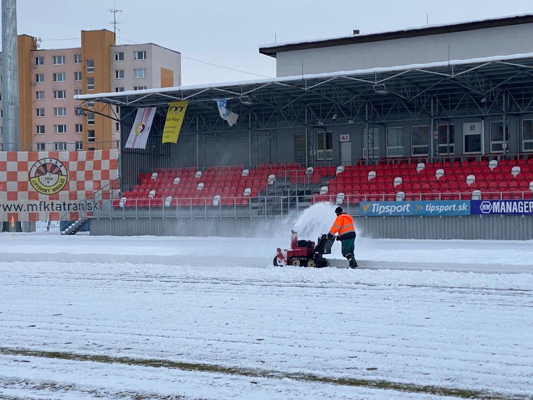 Snehová nádielka ohrozuje zápas Slovnaft Cupu v Liptovskom Mikuláši