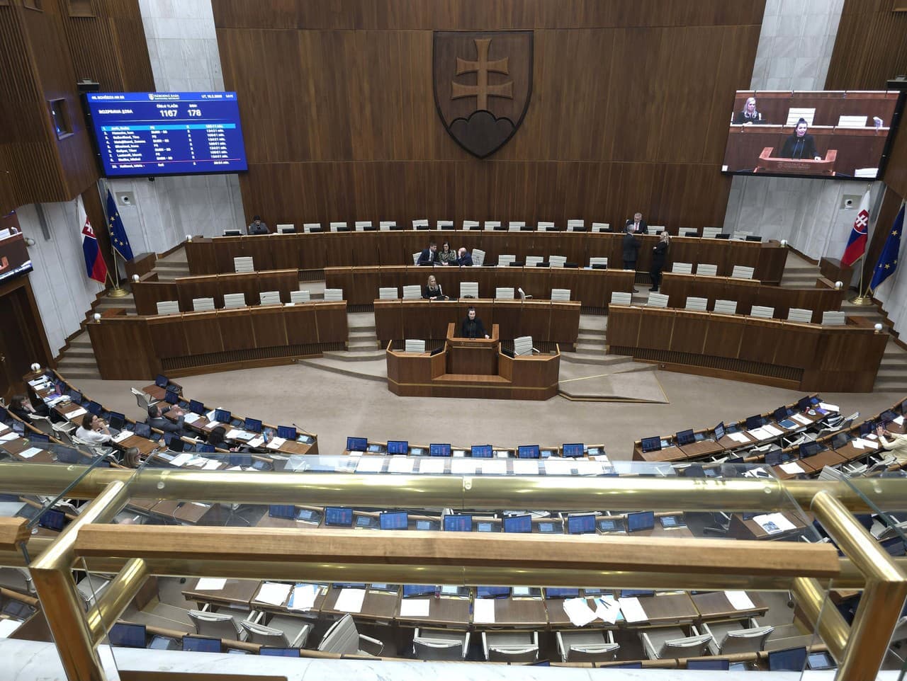 Mimovládky žiadajú účasť na príprave legislatívy