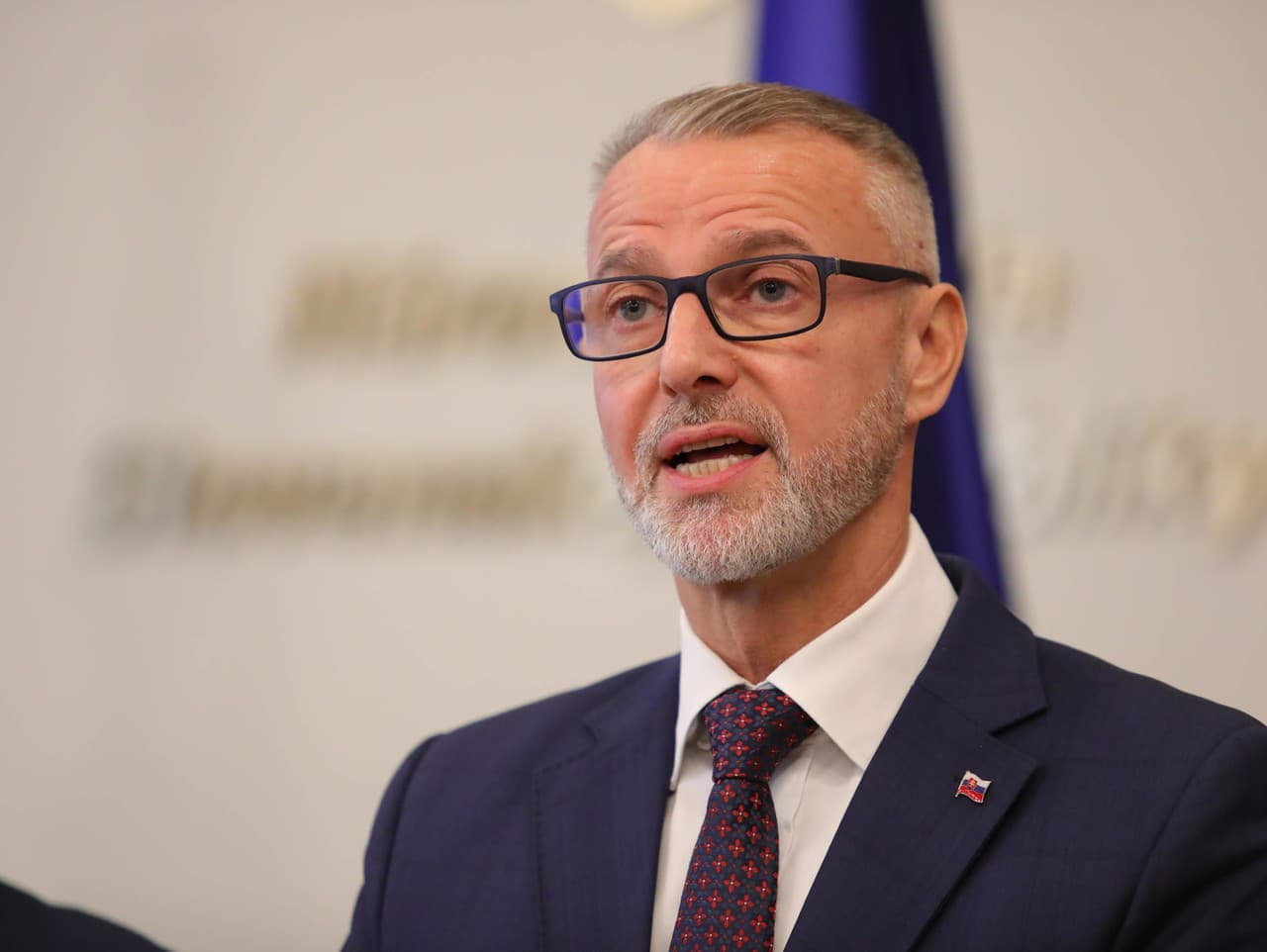 Raši kritizuje Danka za nešťastné vyjadrenia na adresu prezidenta