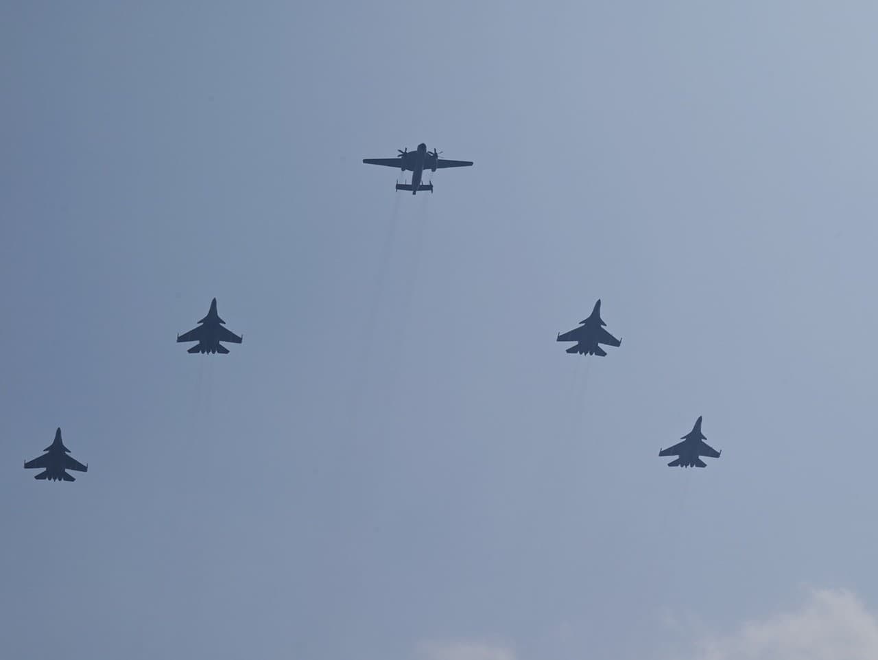 Caracasom otriaslo niekoľko silných explózií