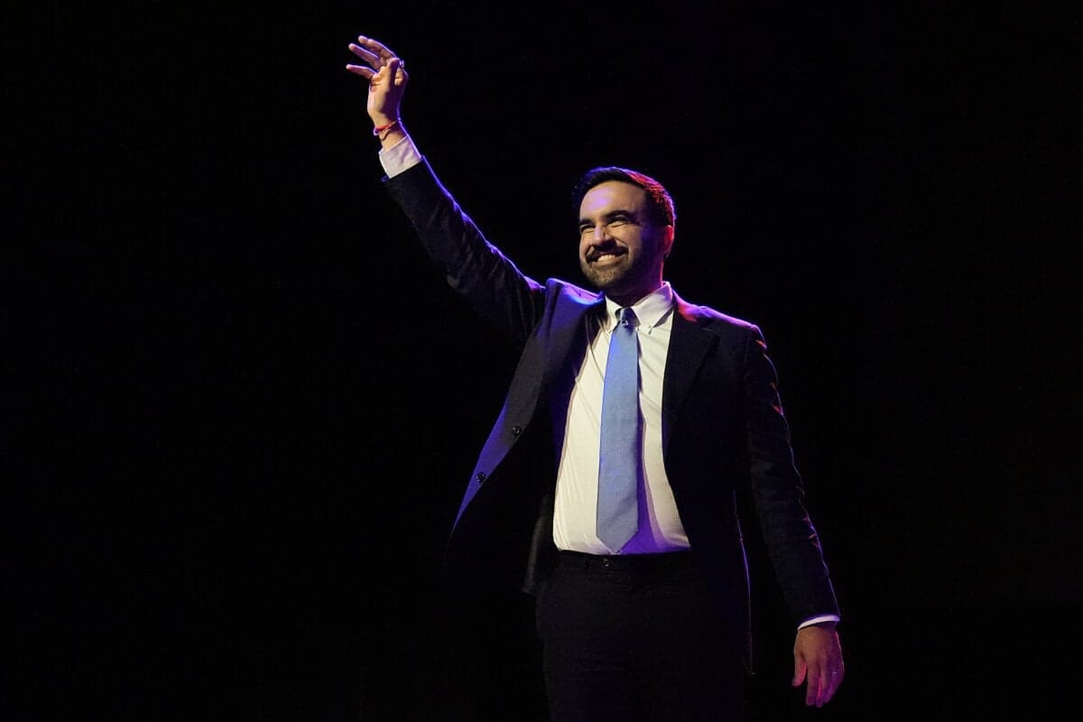 Demokrati oslavujú víťazstvo v New Yorku, republikáni sa trápia