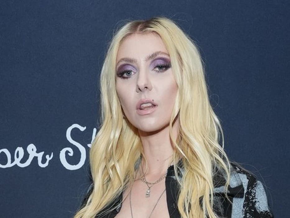 Taylor Momsen opäť šokuje na červenom koberci