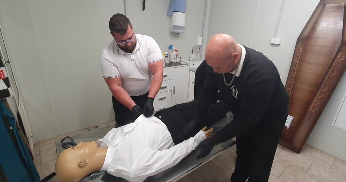 Tajomstvá pohrebných služieb: Práca s emóciami a výzvami