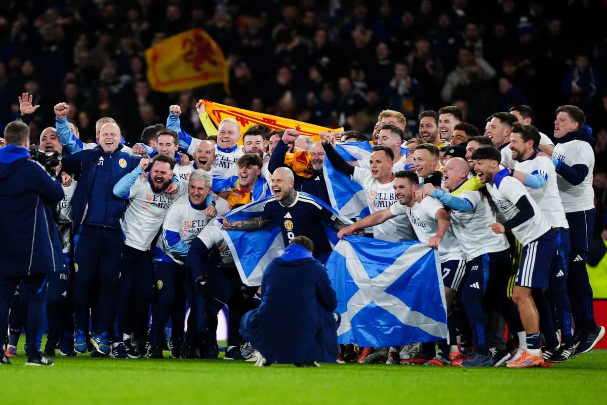 Škótsko a Rakúsko oslavujú postup na MS, Arnautovič volá po sviatku