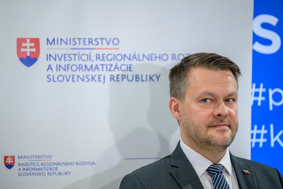 Migaľ pozastavil sporné IT projekty, vyšetruje aj polícia