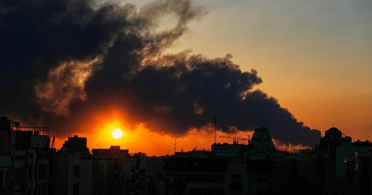 Irán vyhlásil kontrolu nad Hormuzským prielivom, USA reagujú