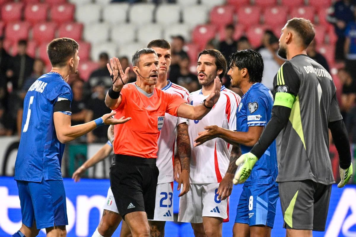 FIFA potrestala Taliansko a Nórsko za výtržnosti fanúšikov