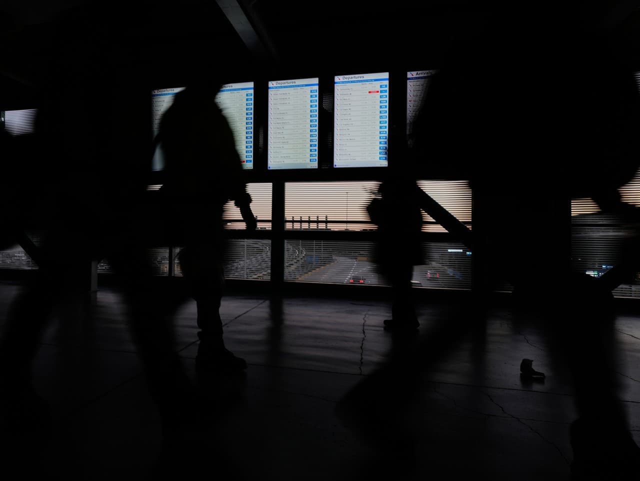 Chaos na budapeštianskom letisku: Dva vážne zdravotné prípady