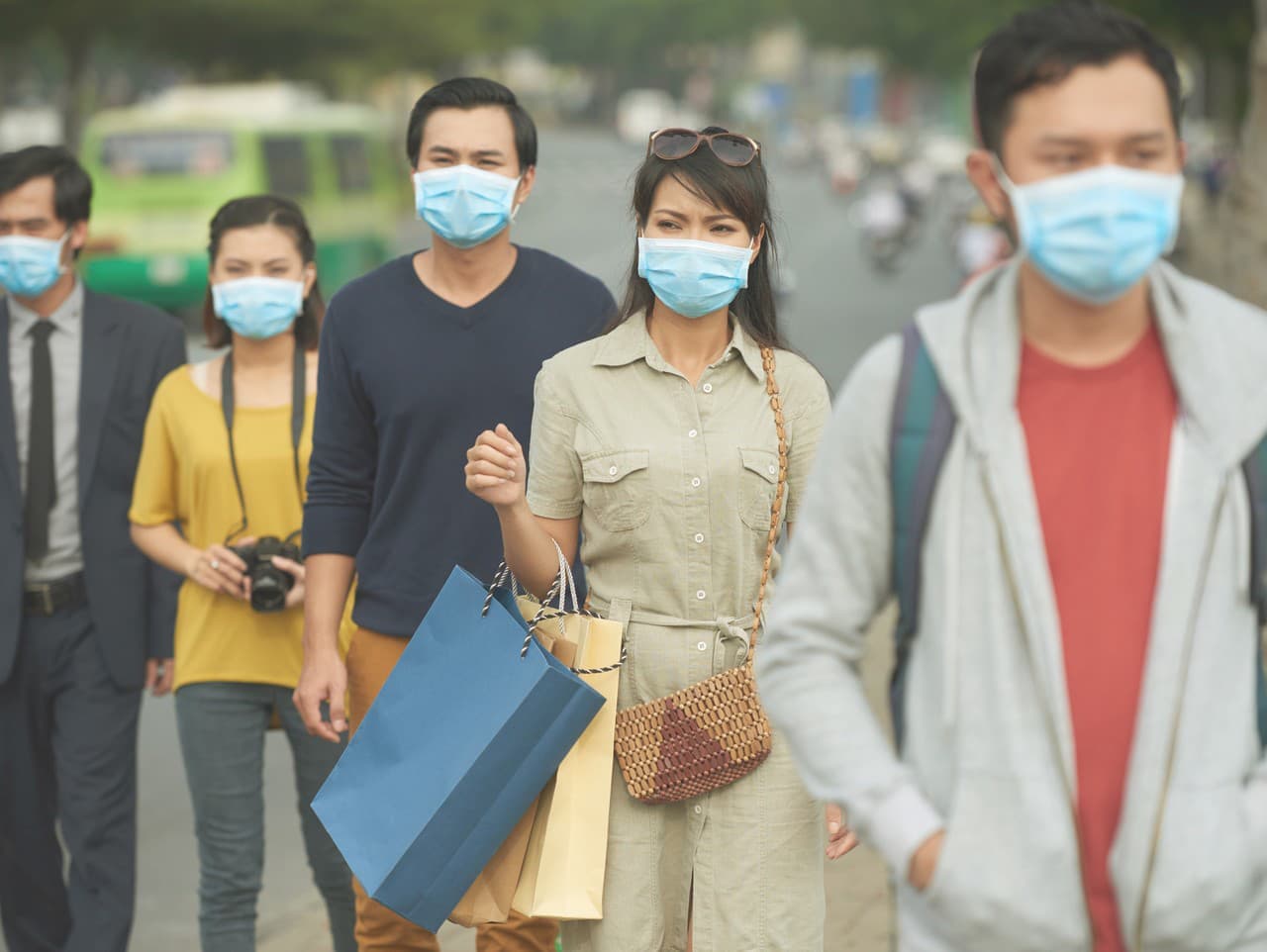 Hanoj sa dusí v smogu: Zdravie obyvateľov v ohrození